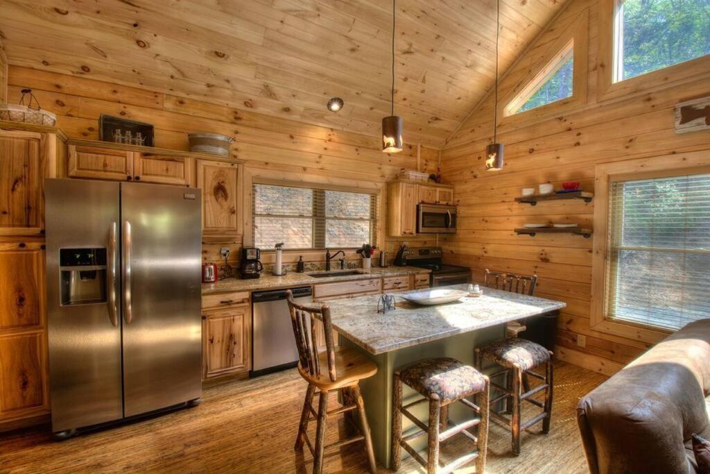 הוילה ברייסון סיטי Honeymoon Getaway In Woods Near Noc And Smoky Mtn Rr מראה חיצוני תמונה